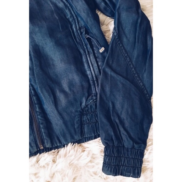 Lorna Jane Denim Chambray Jacket - Picture 6 of 8